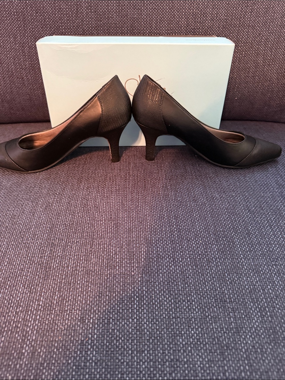 Life Stride Black Pointed-Toe Textured Heels - Picture 4 of 6